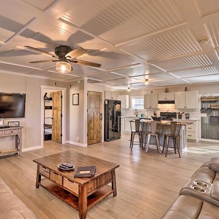 Lakefront Greers Ferry Cabin With Covered Boat Slip! Fairfield Bay Екстериор снимка