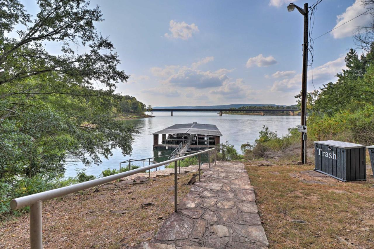 Lakefront Greers Ferry Cabin With Covered Boat Slip! Fairfield Bay Екстериор снимка