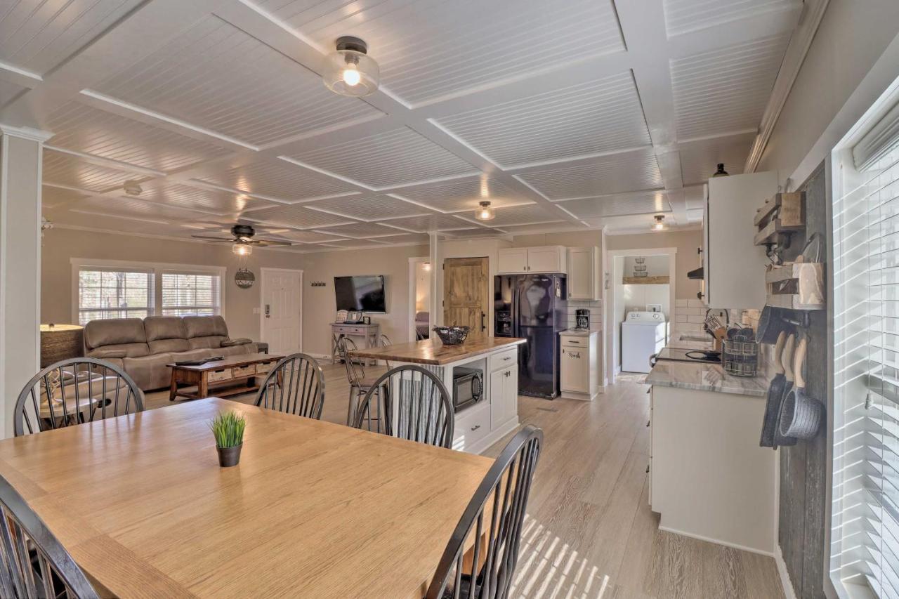 Lakefront Greers Ferry Cabin With Covered Boat Slip! Fairfield Bay Екстериор снимка