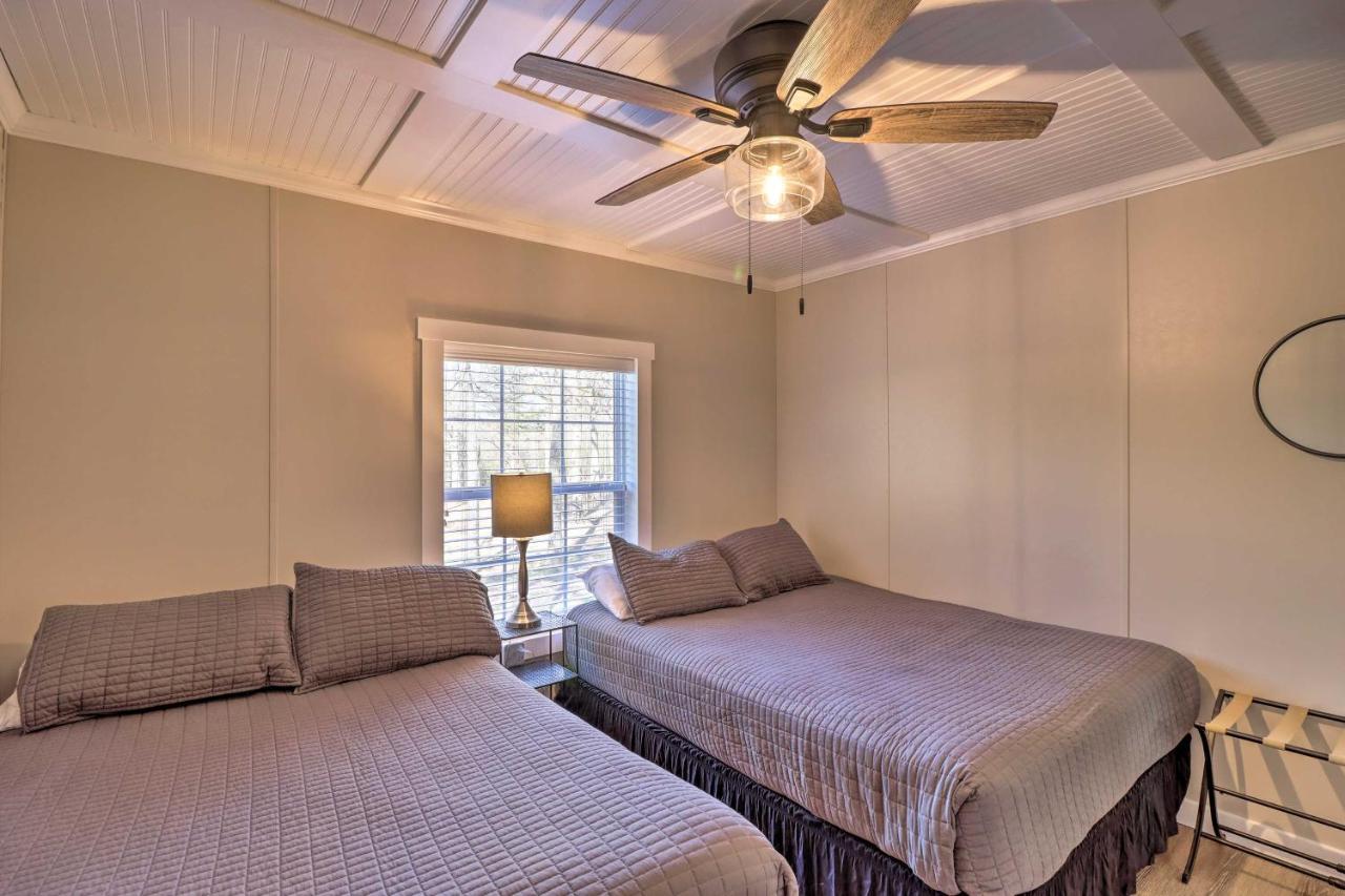 Lakefront Greers Ferry Cabin With Covered Boat Slip! Fairfield Bay Екстериор снимка